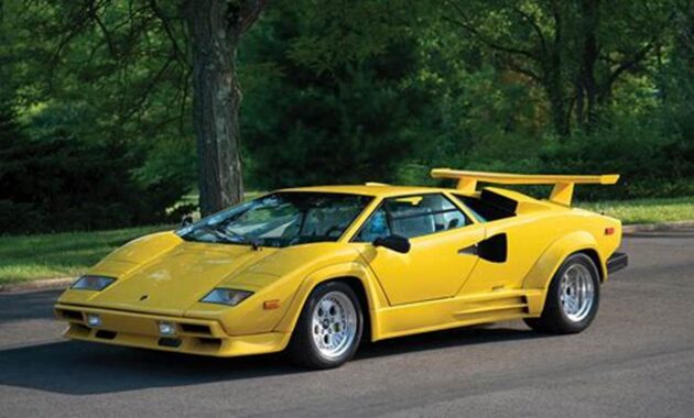 The Ultimate Guide to the Lamborghini Countach, the Iconic Sports Car